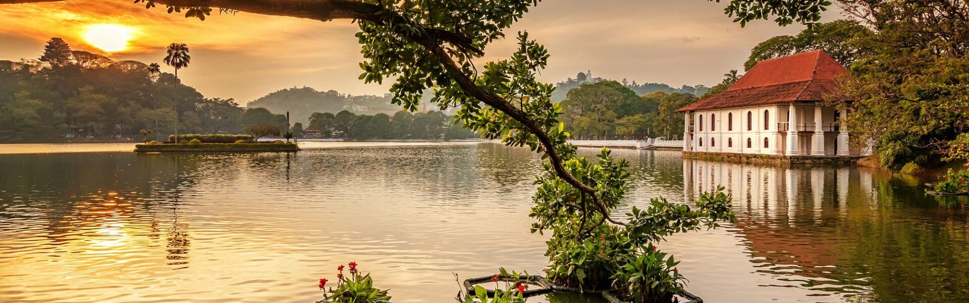 kandy-lake