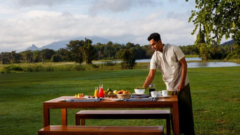 jetwing lake outdoor service