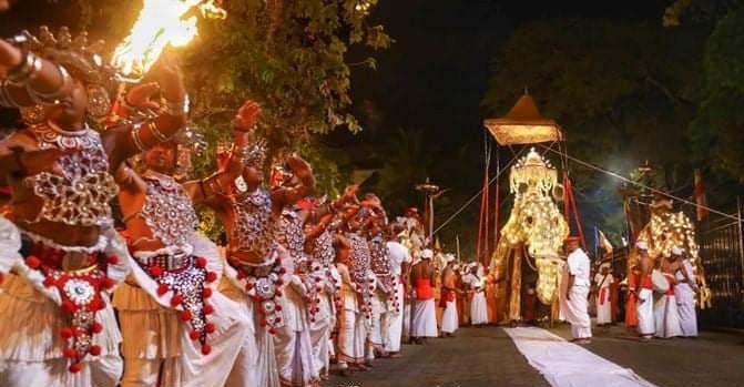 Kandy Esala Perahera festival Sri Lanka 2 df47baea1b624e6d5ce74bc11c56e9f8 e1784026216255